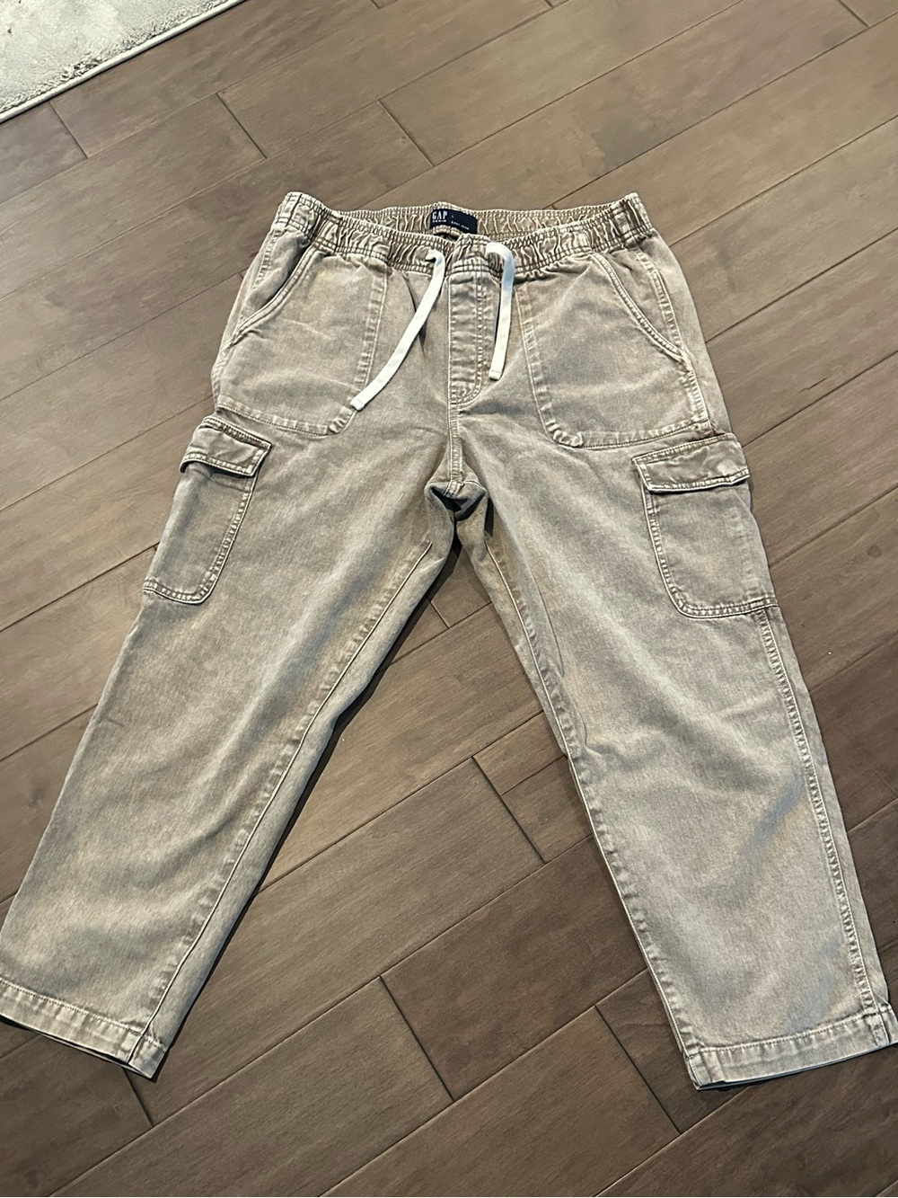 Gap Women’s “Easy Jean” Cargo Pant (size Large)